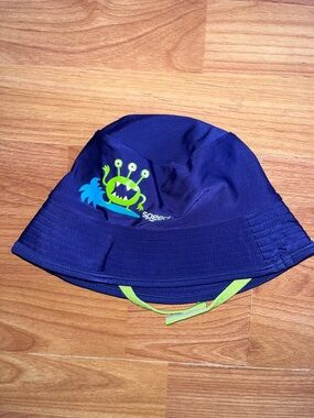 Speedo Navy Bucket Hat with Green Alien Graphic